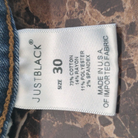 Robinson Button Front Release Hem Kick Flair - Picture 4 of 5